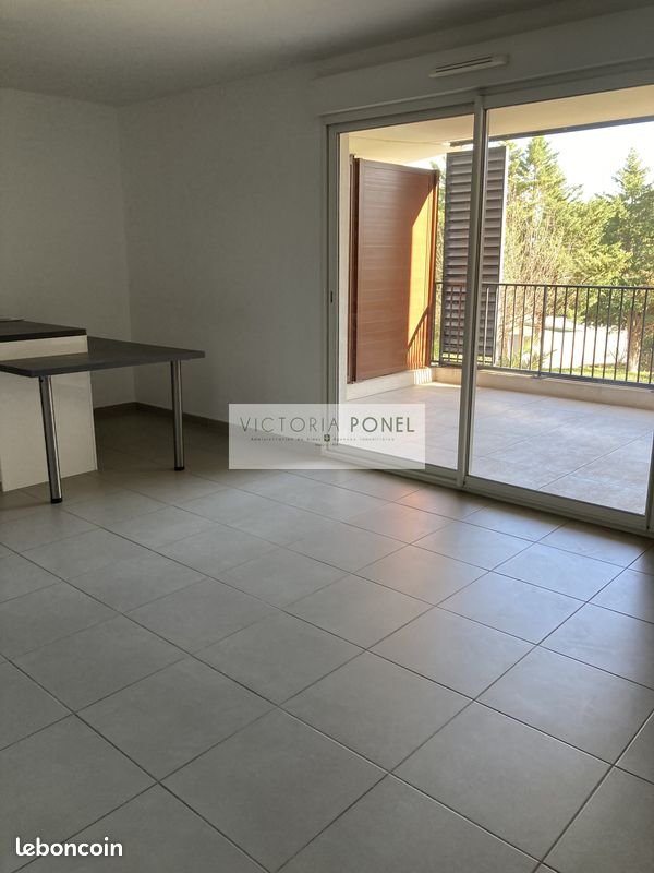 Appartement à louer, 61m², Hyères