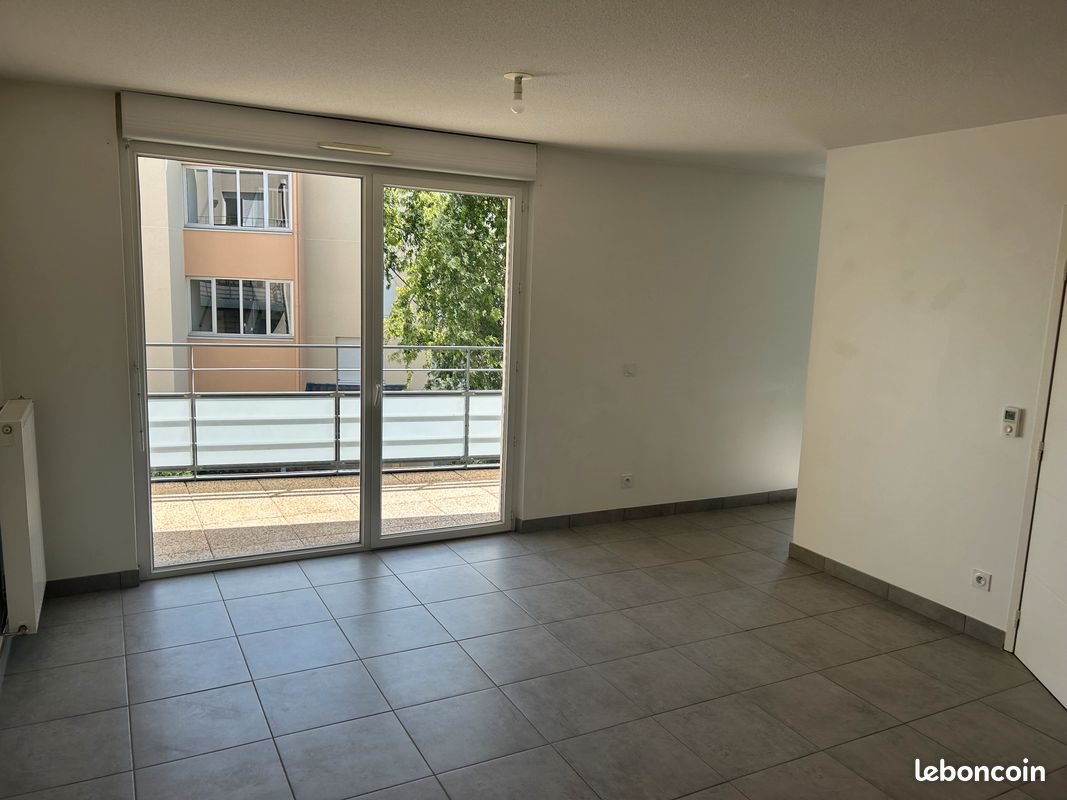Appartement à louer, 52m², Sathonay-Camp