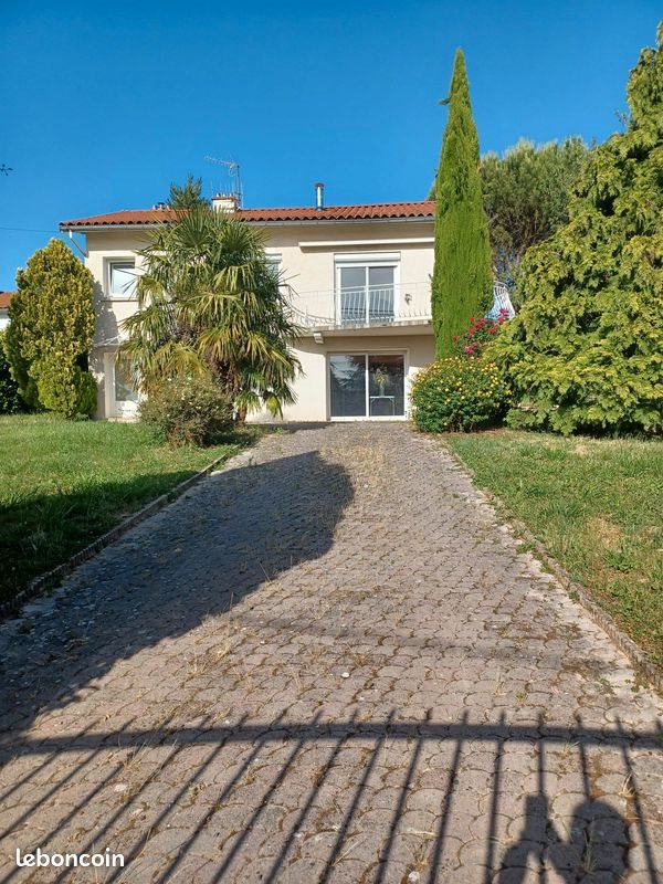 Maison à louer, 130m², Unieux