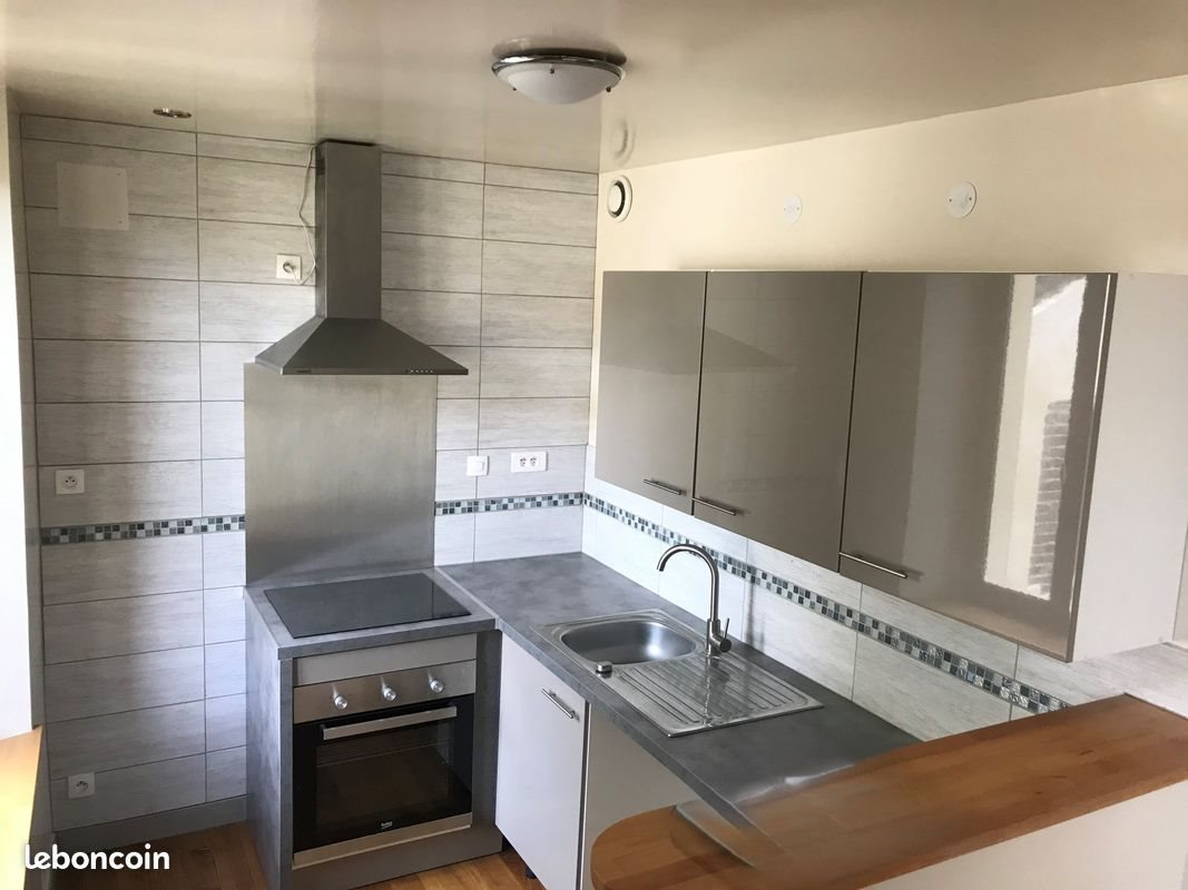 Appartement à louer, 59m², Cézy