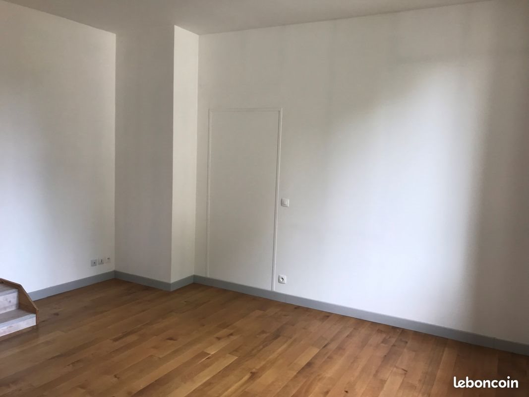 Appartement à louer, 59m², Cézy