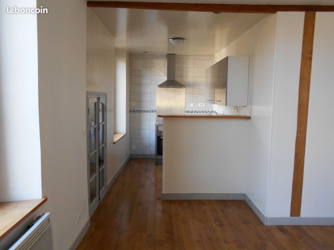 Appartement à louer, 59m², Cézy
