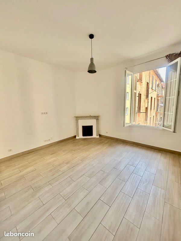 Appartement à louer, 60m², Bastia