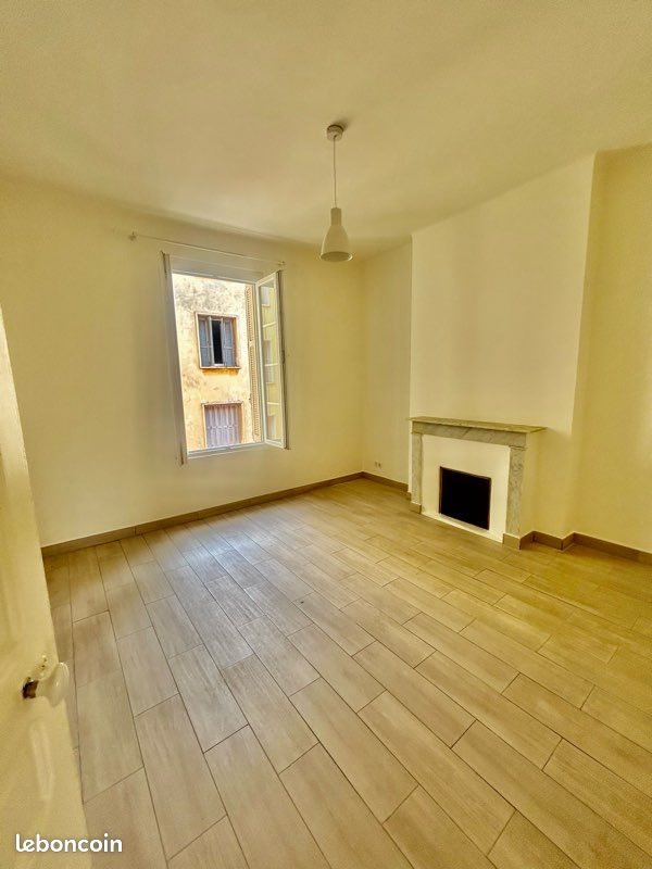 Appartement à louer, 60m², Bastia