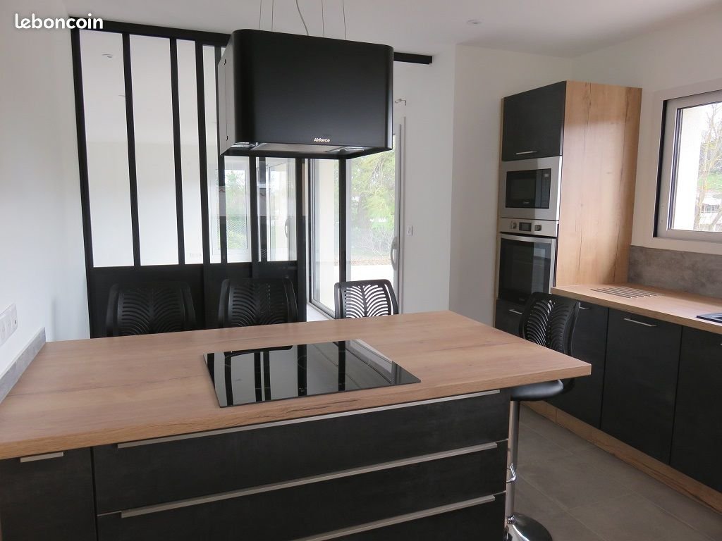 Maison à louer, 153m², Roche