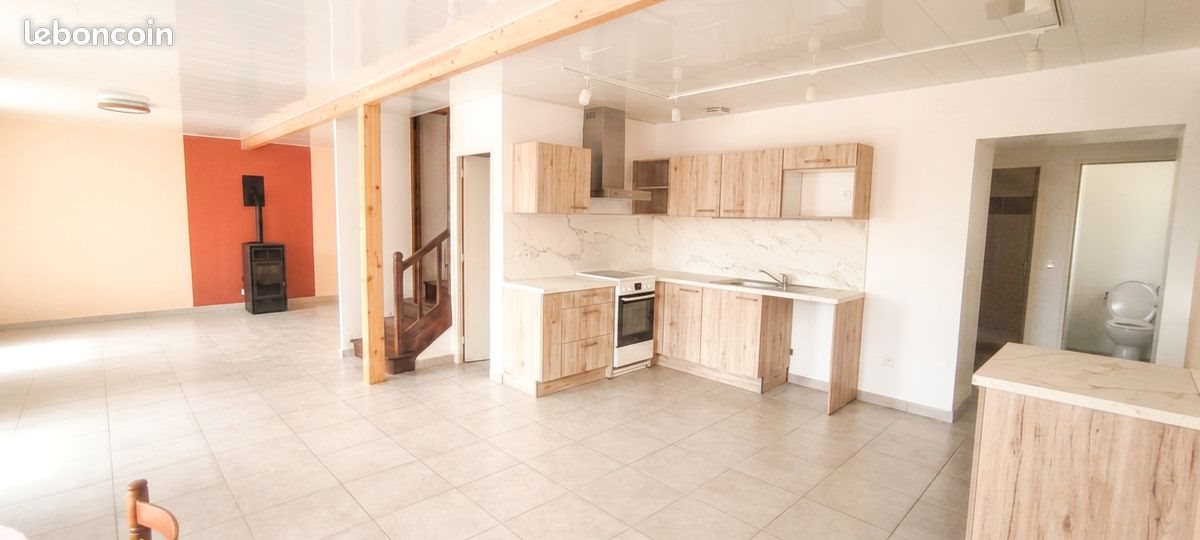 Maison à louer, 115m², Pluherlin
