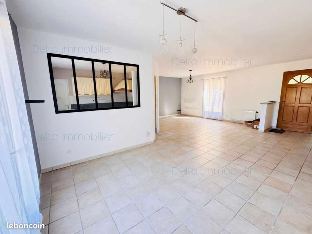 Maison à louer, 104m², Foëcy