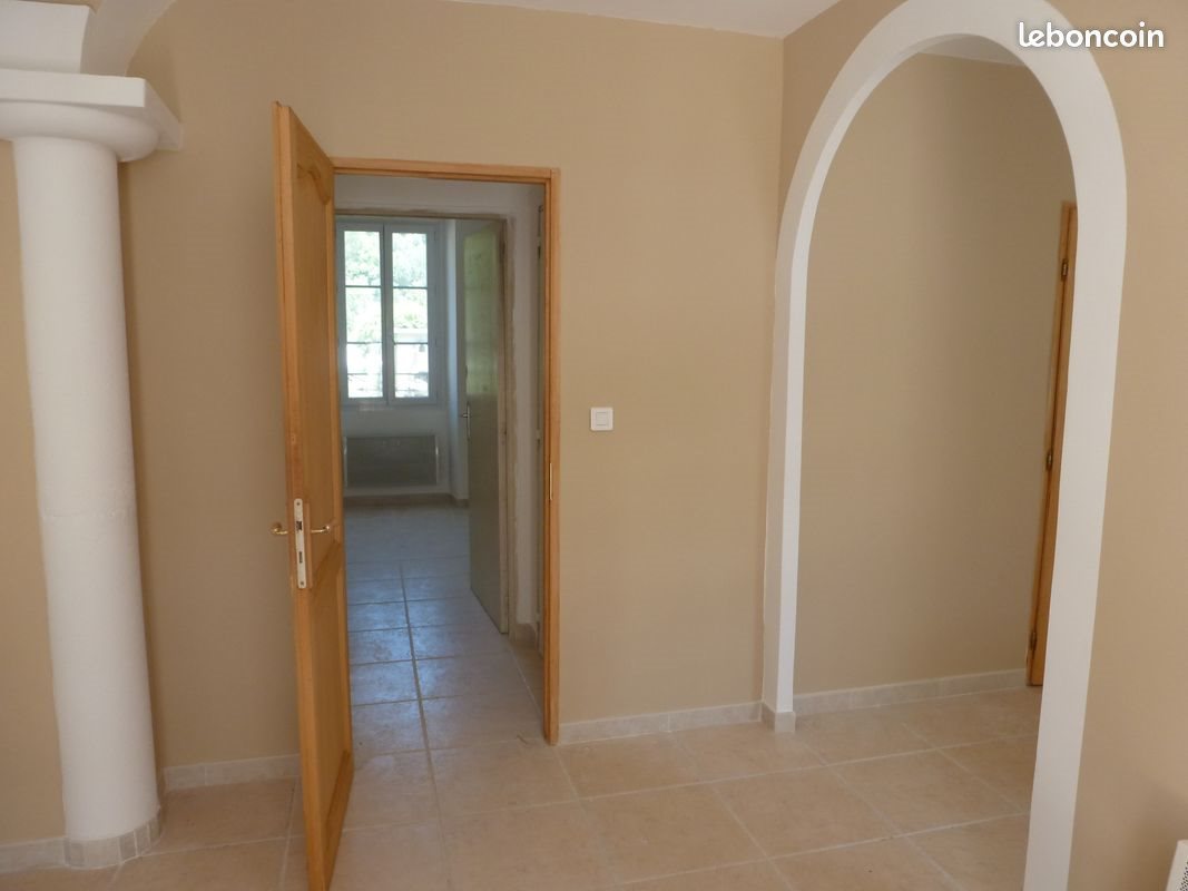 Appartement à louer, 56m², Saint-Florent-sur-Auzonnet