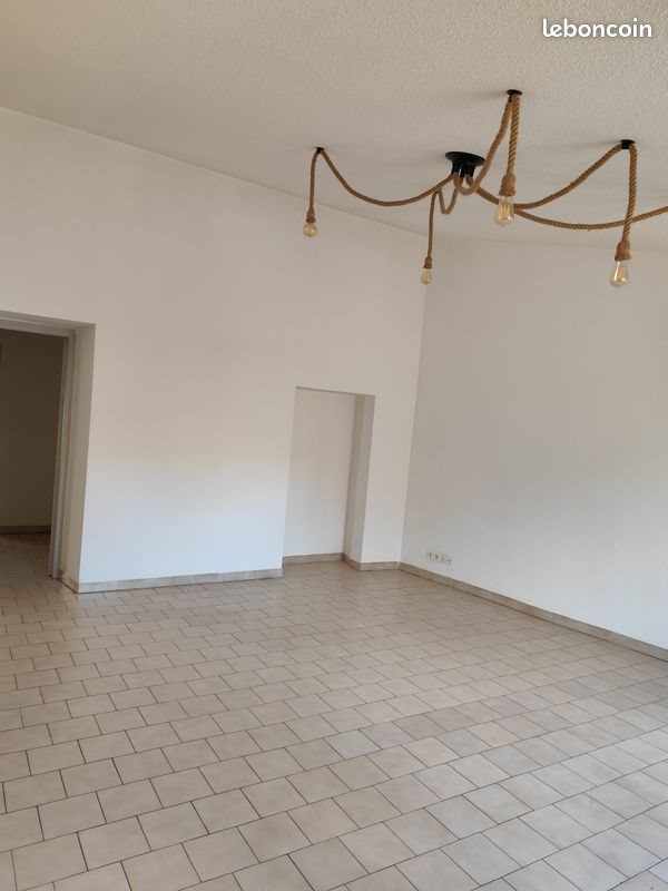 Appartement à louer, 82m², Nîmes