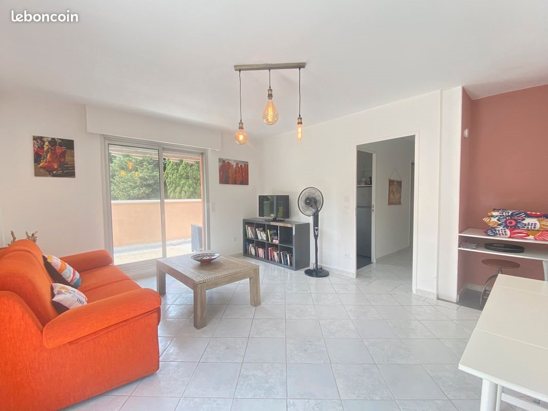 Appartement à louer, 32m², Vallauris