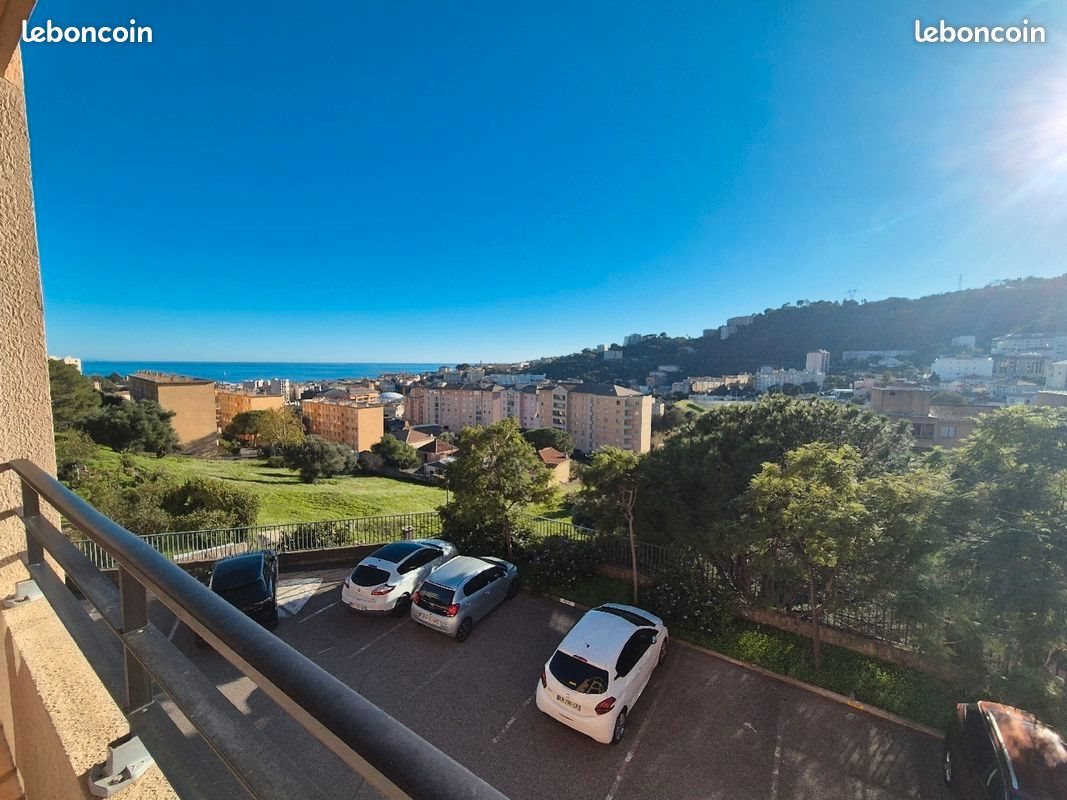 Appartement à louer, 70m², Bastia