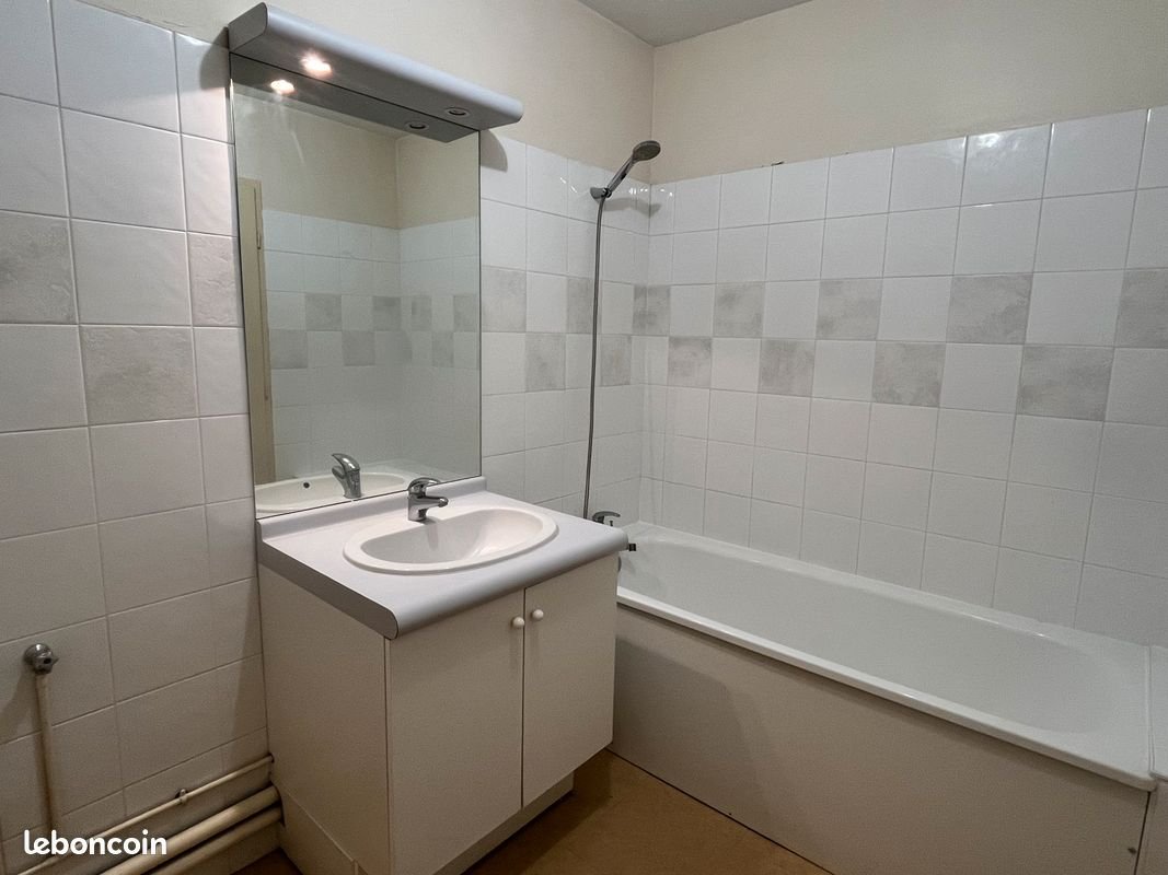 Appartement à louer, 89m², Saint-Laurent-sur-Saône