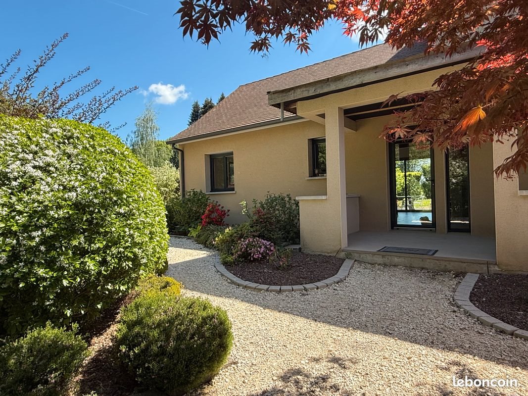 Maison à vendre, 170m², Saint-Yrieix-la-Perche