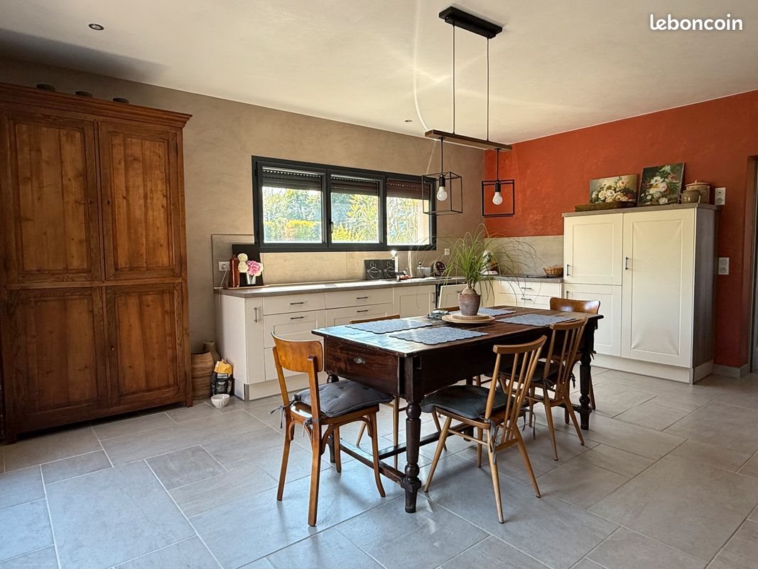 Maison à vendre, 170m², Saint-Yrieix-la-Perche