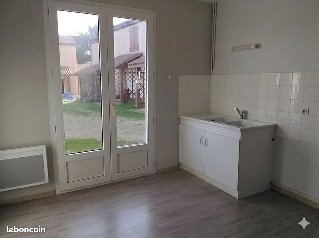 Maison à louer, 91m², Piégut-Pluviers