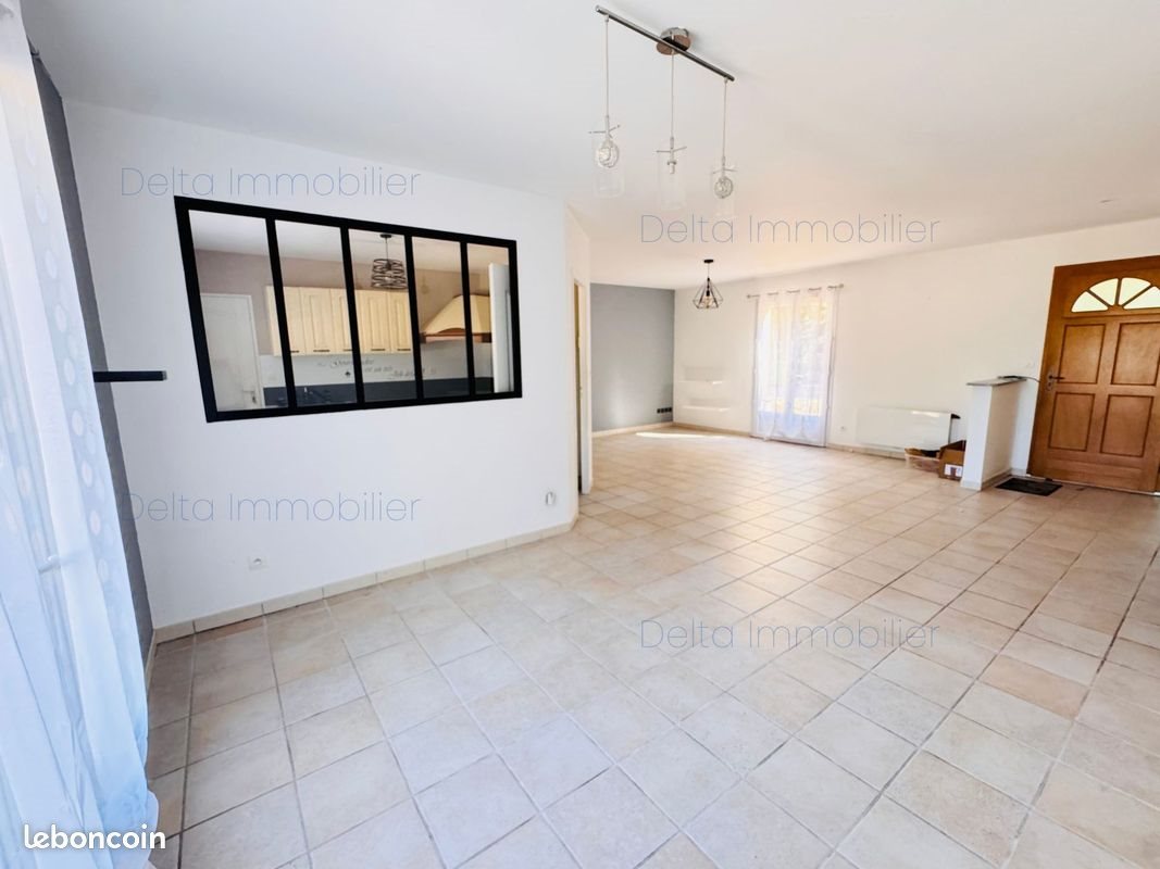 Maison à louer, 104m², Foëcy
