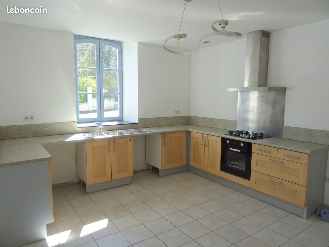 Appartement à louer, 80m², Morlaàs