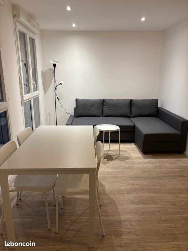 Appartement à louer, 47m², Evry