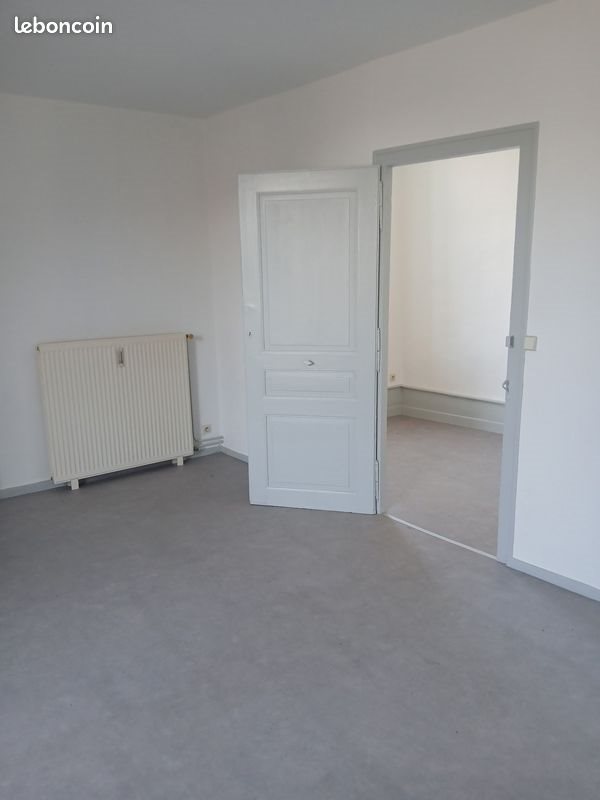 Appartement à louer, 81m², Saint-Amour
