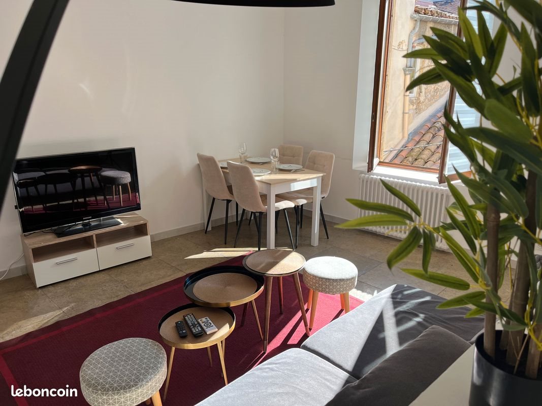 Appartement à louer, 74m², Nîmes