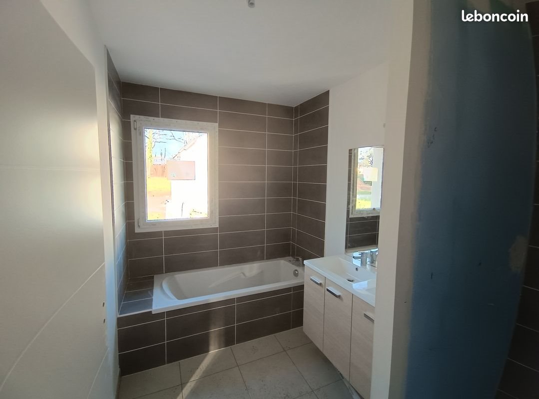 Maison à louer, 89m², Fougères