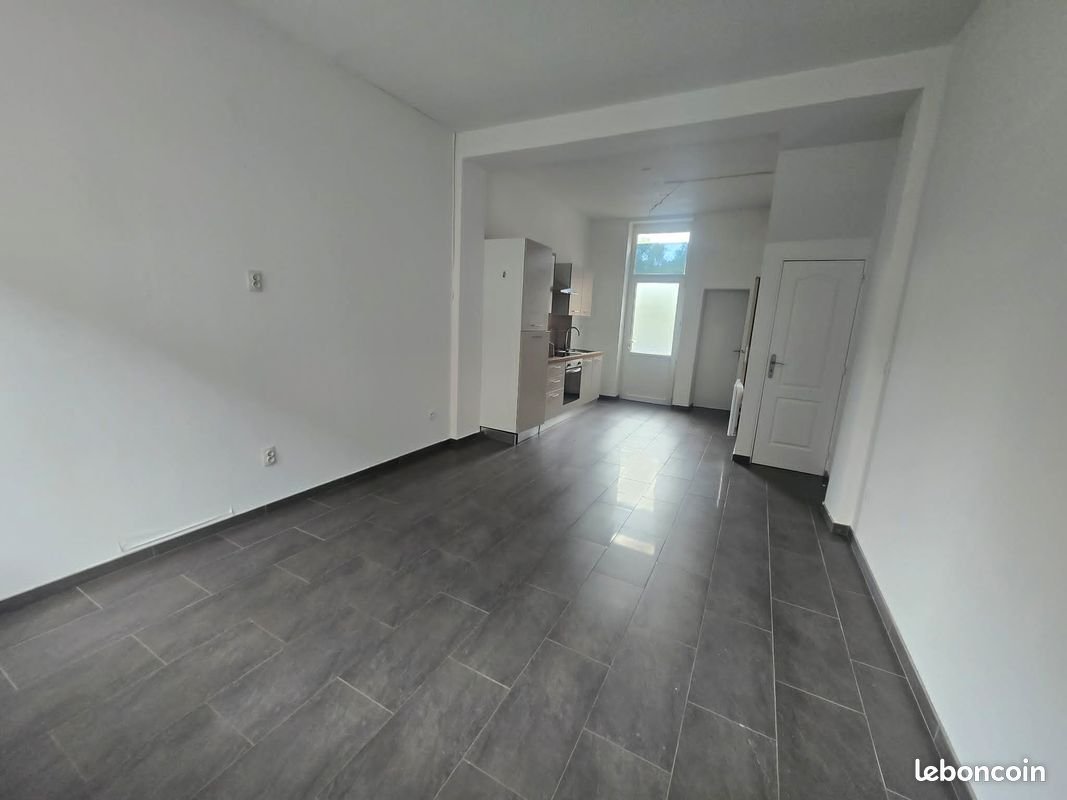 Maison à louer, 71m², Crespin