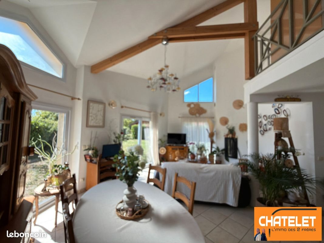 Maison à vendre, 125m², Certines