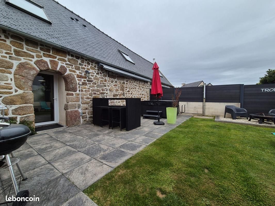 Maison à vendre, 125m², Trélévern