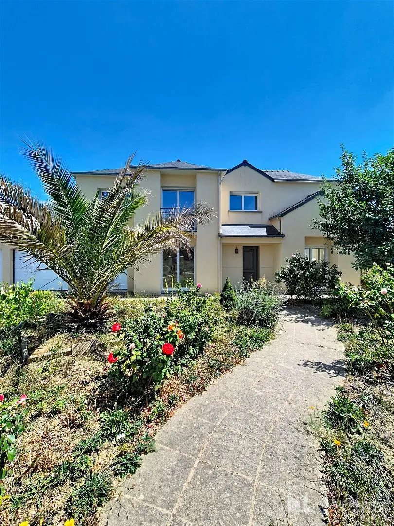 Maison à louer, 197m², Ploërmel
