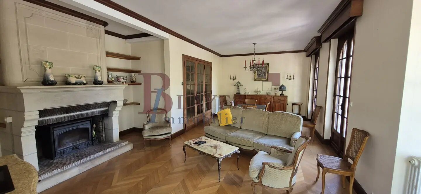 Maison à vendre, 260m², Beynat