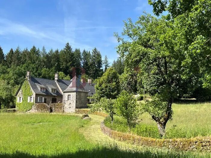 Maison à vendre, 1000m², Marcillac-la-Croisille
