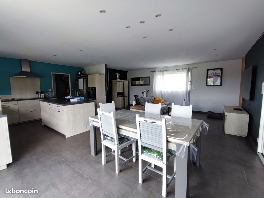 Maison à vendre, 126m², Saint-Exupéry-les-Roches