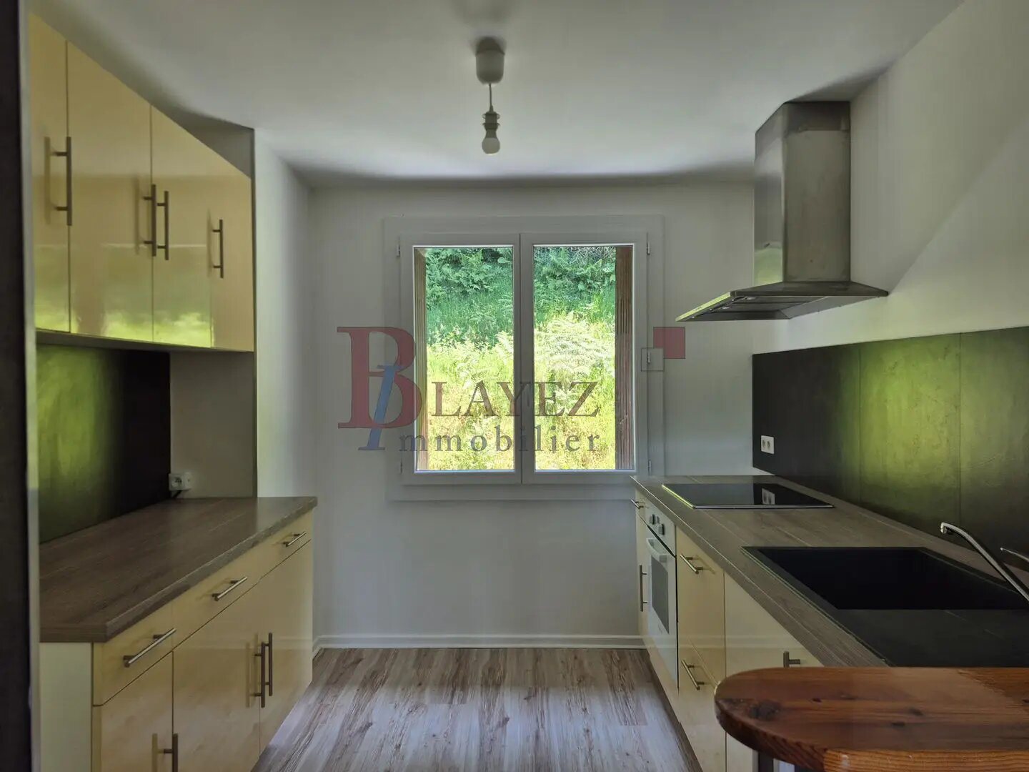 Appartement à louer, 61m², Cornil