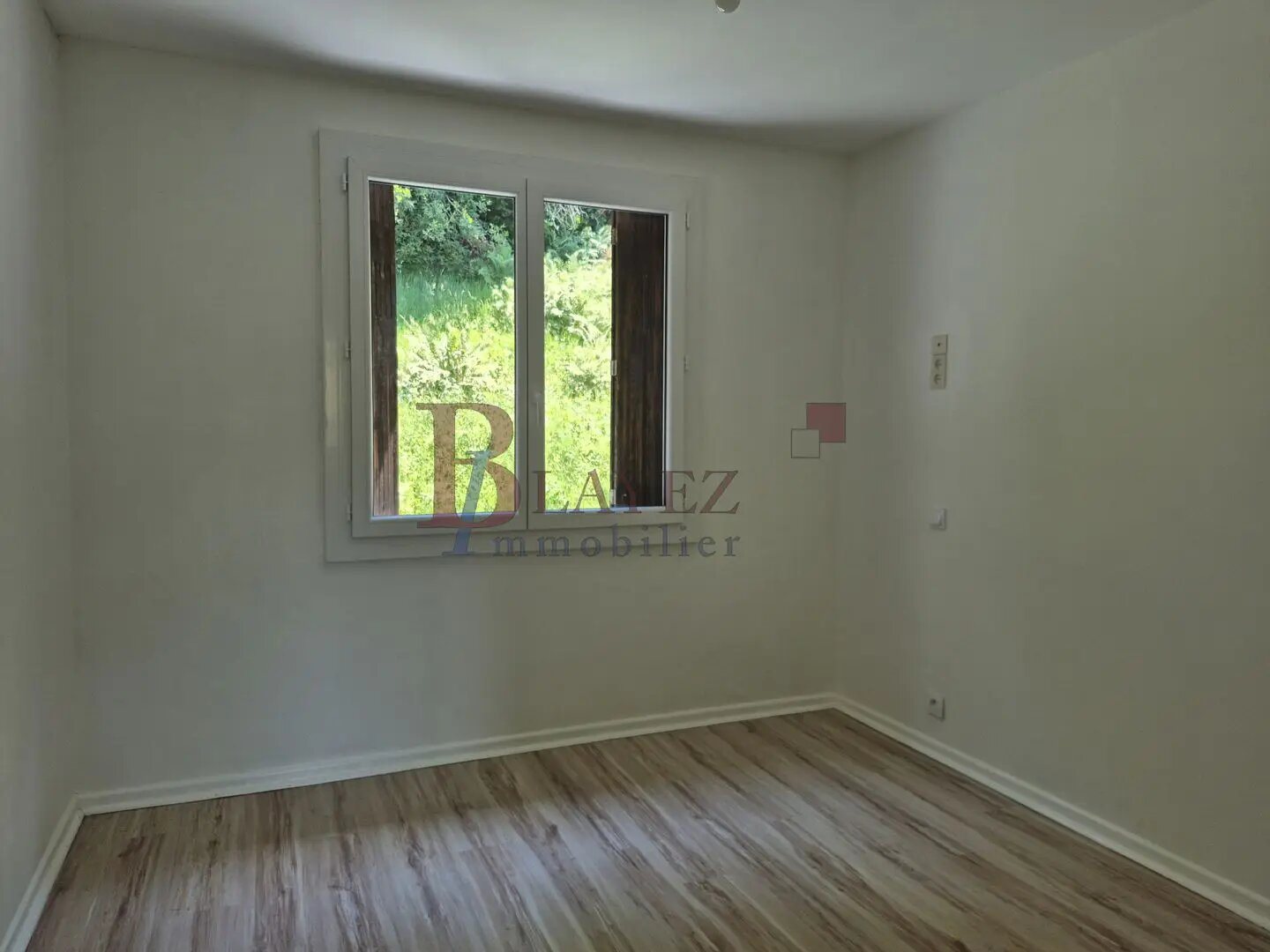 Appartement à louer, 61m², Cornil