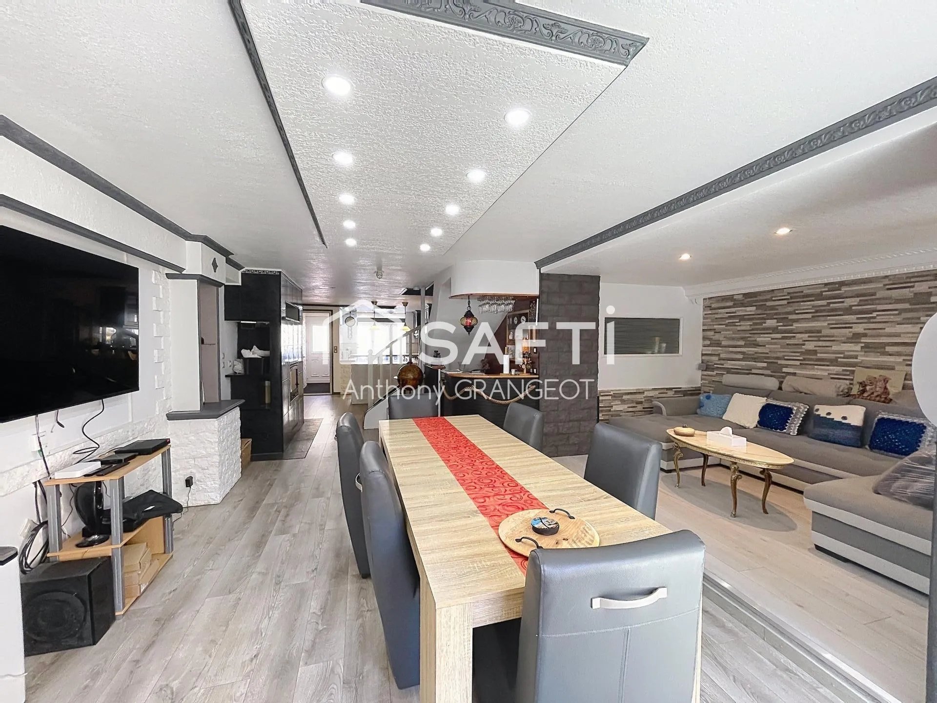Maison à vendre, 220m², Jussey