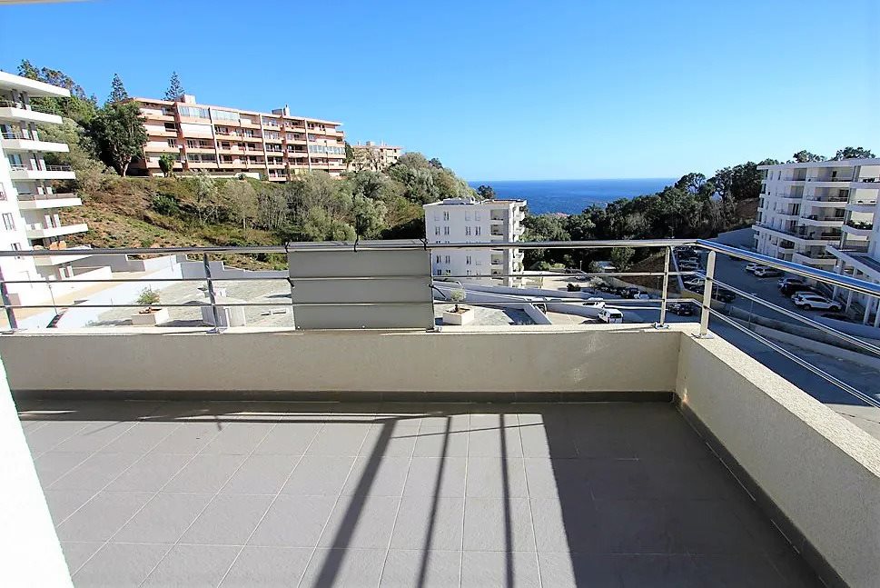Appartement à louer, 66m², Bastia
