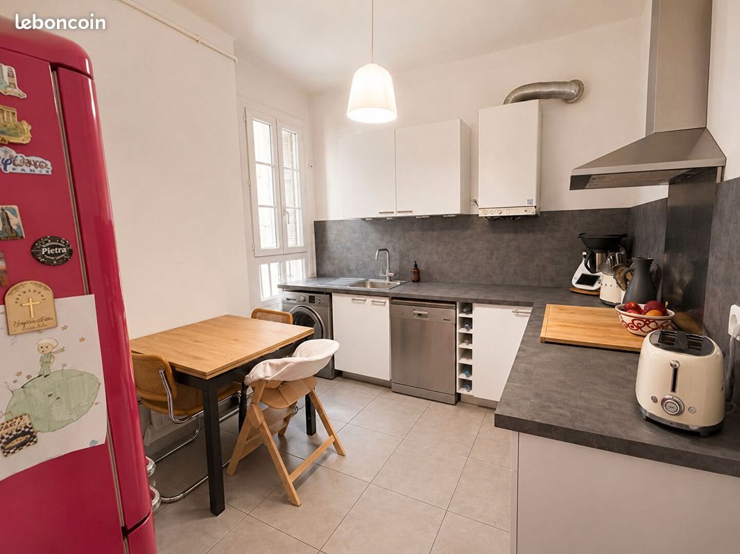 Appartement à louer, 72m², Bastia