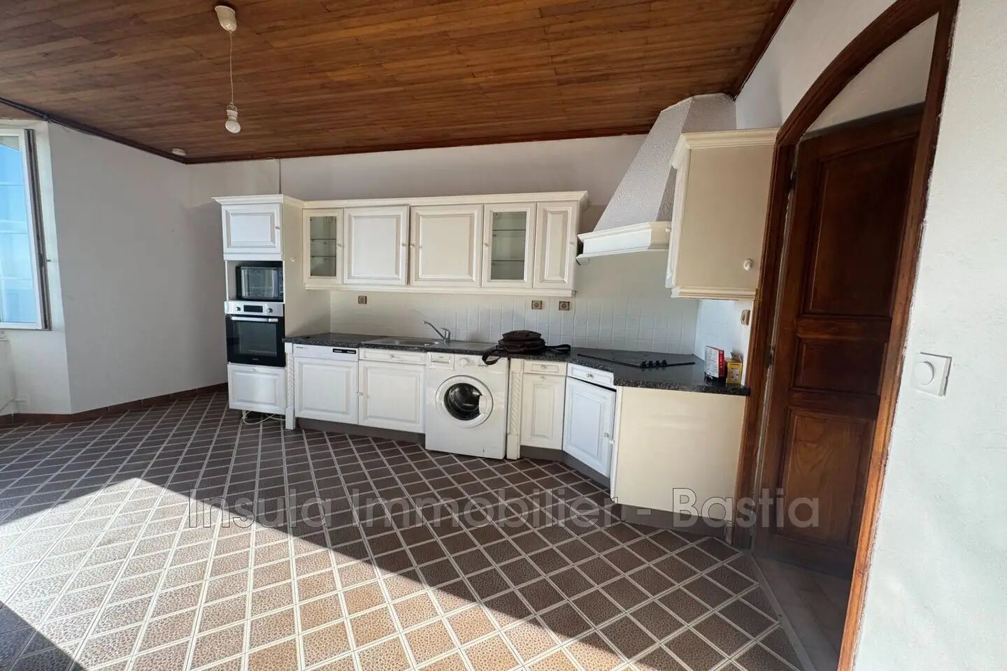 Appartement à louer, 67m², Bastia
