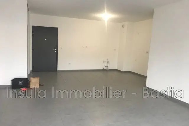 Appartement à louer, 64m², Borgo