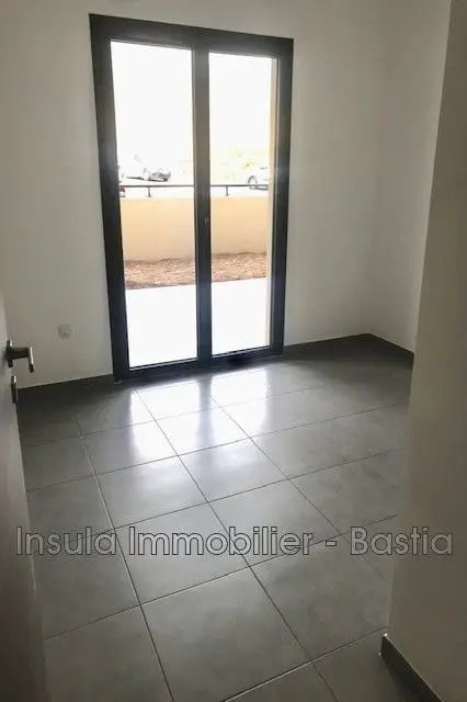 Appartement à louer, 64m², Borgo