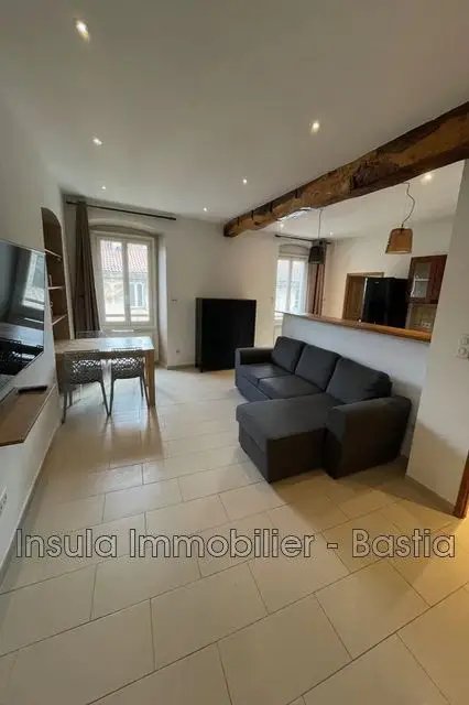 Appartement à louer, 53m², Corte
