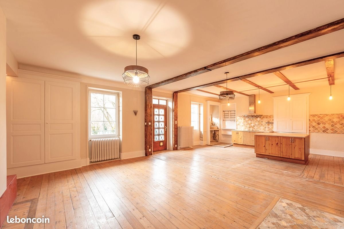 Maison à louer, 142m², Lugny