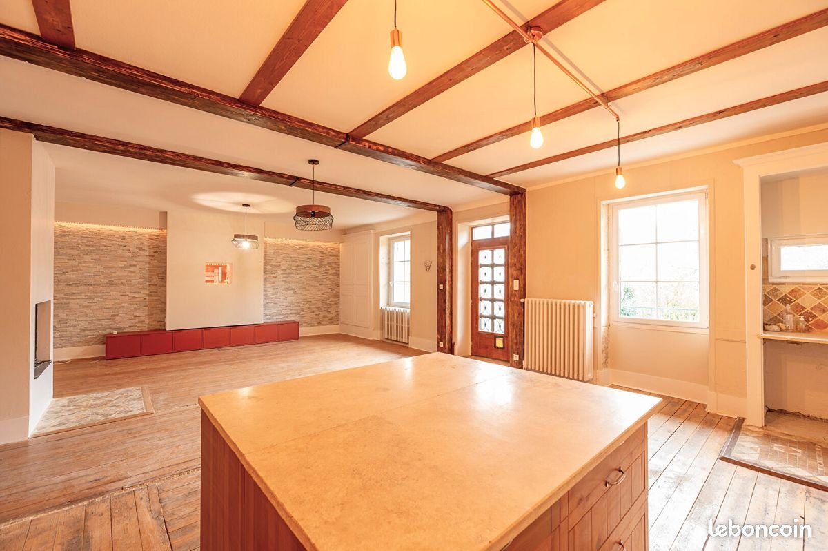 Maison à louer, 142m², Lugny
