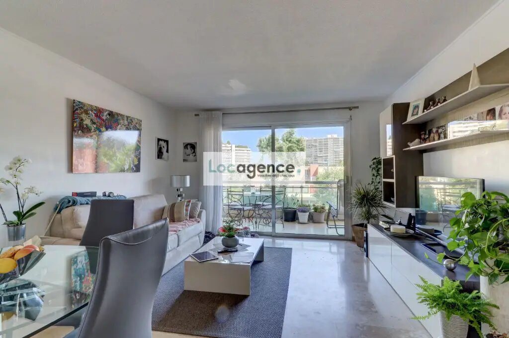 Appartement à louer, 66m², Mandelieu-la-Napoule