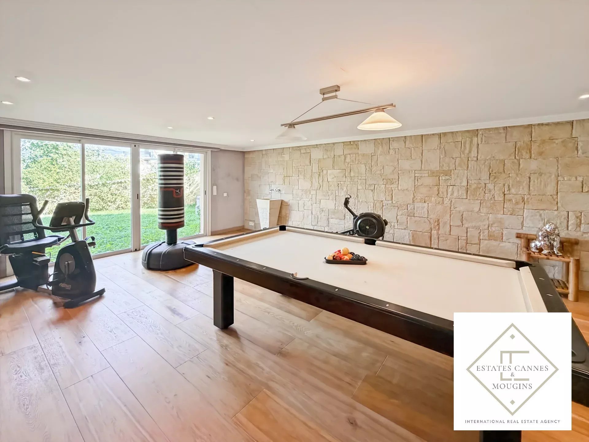 Maison à louer, 430m², Roquefort-les-Pins