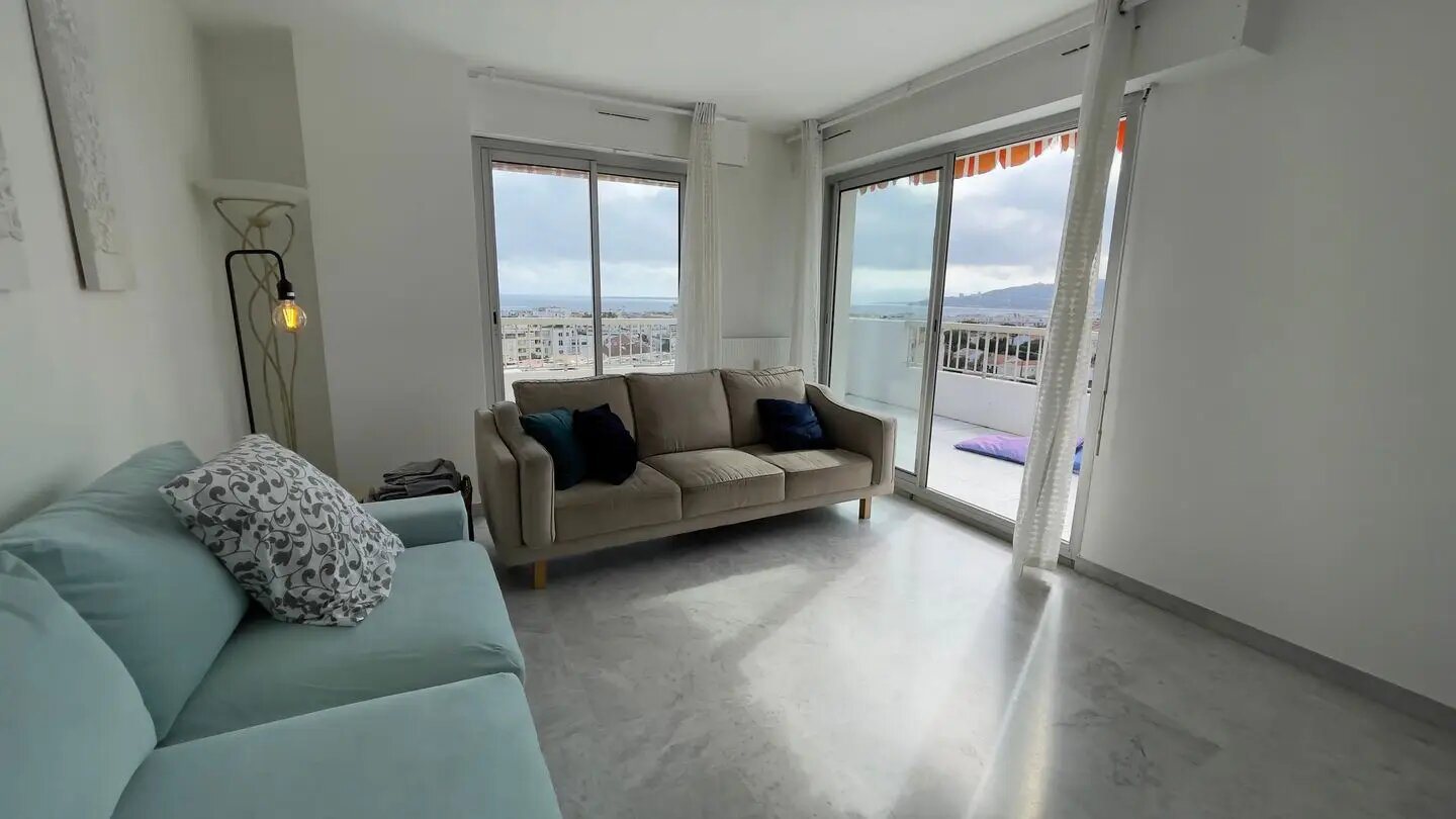 Appartement à louer, 74m², Antibes