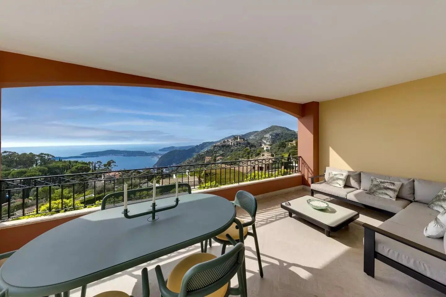 Appartement à louer, 78m², Eze