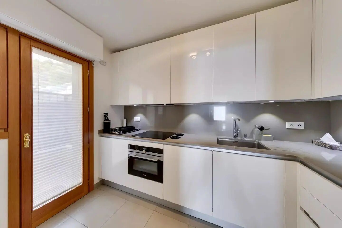 Appartement à louer, 78m², Eze