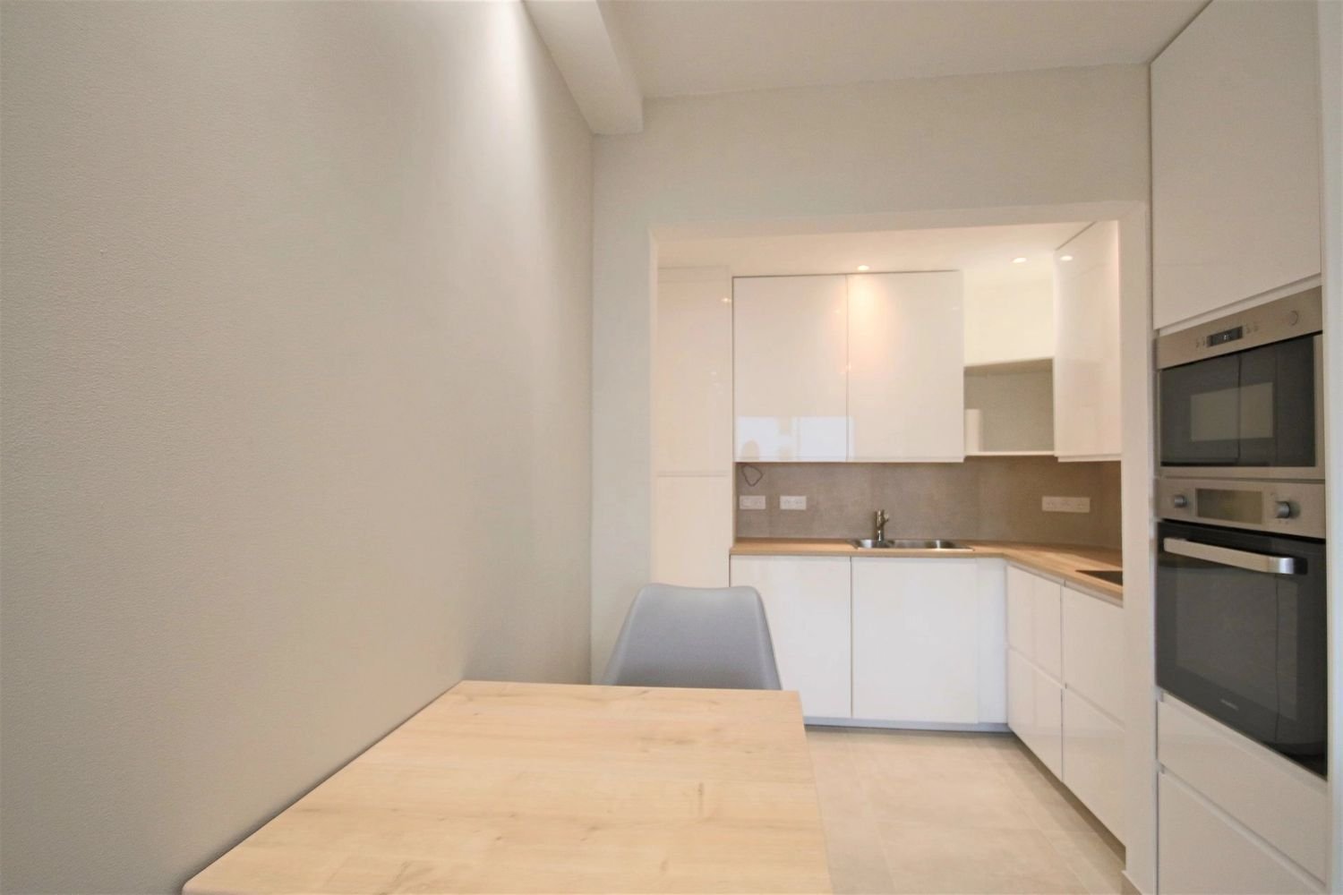 Appartement à louer, 64m², Antibes