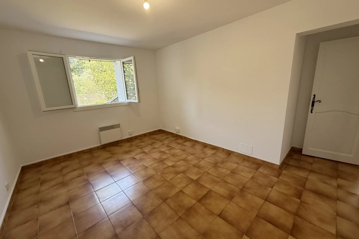 Appartement à louer, 80m², Biot